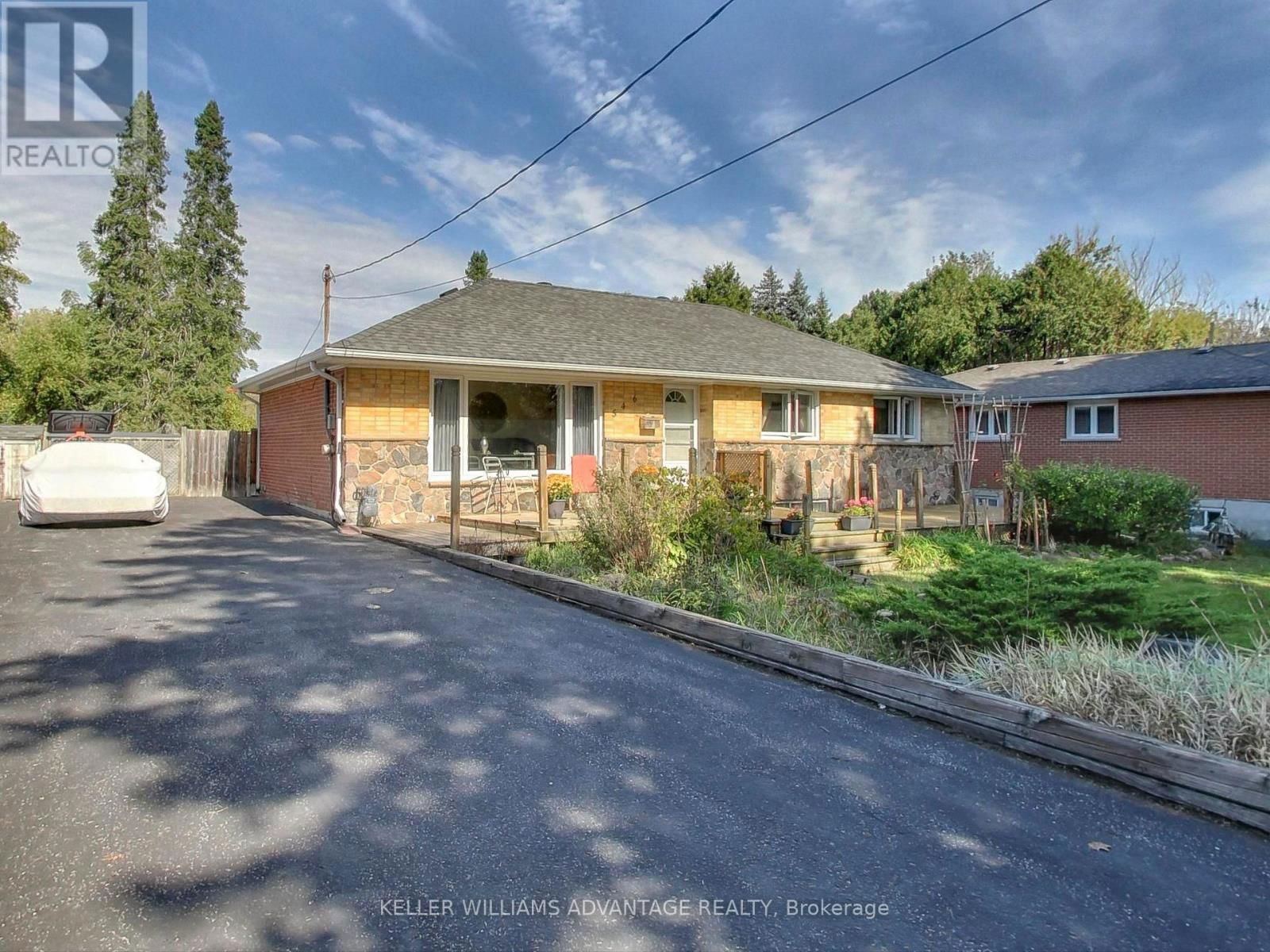 546 SHEPPARD AVENUE Image 2