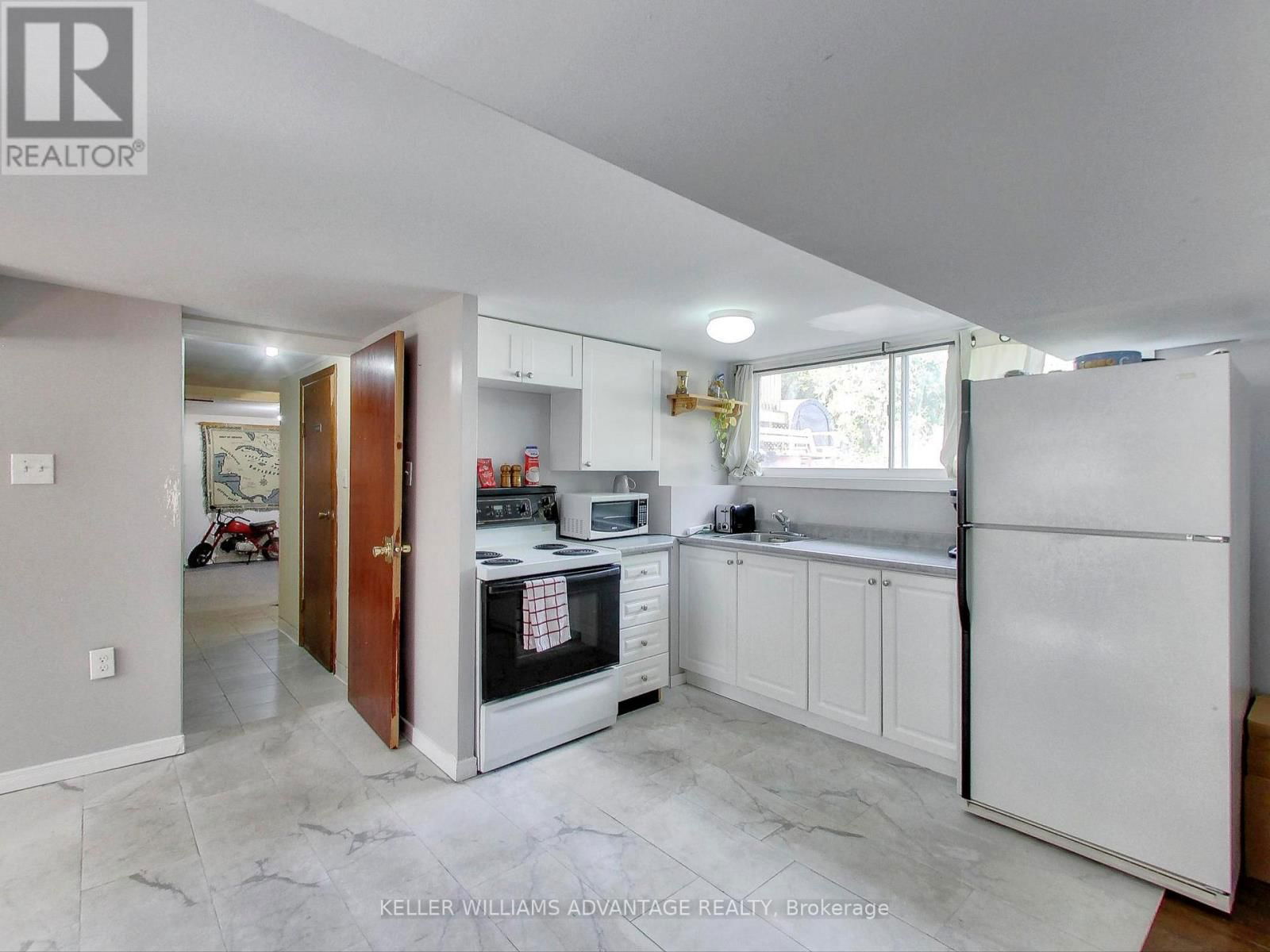 546 SHEPPARD AVENUE Image 28