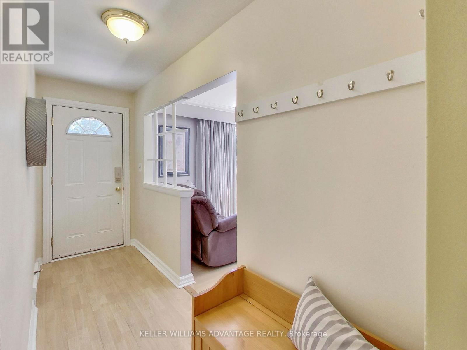 546 SHEPPARD AVENUE Image 3