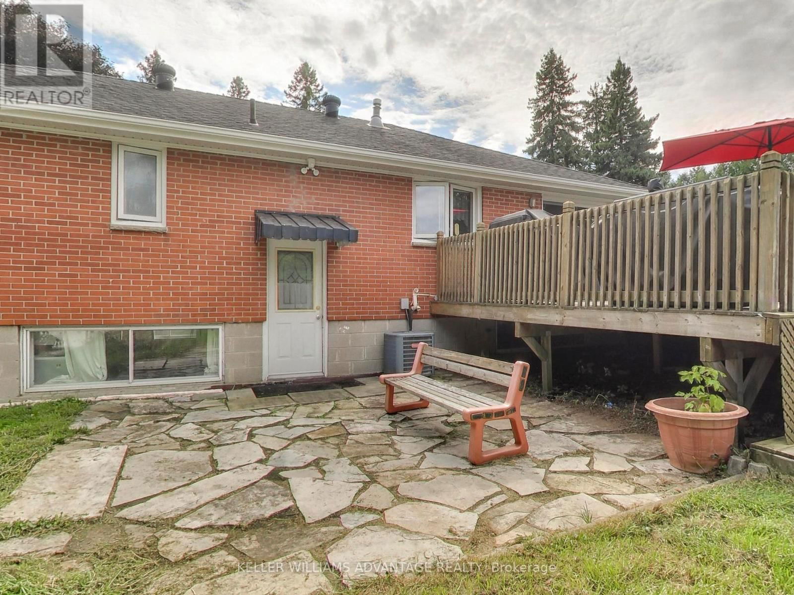 546 SHEPPARD AVENUE Image 34