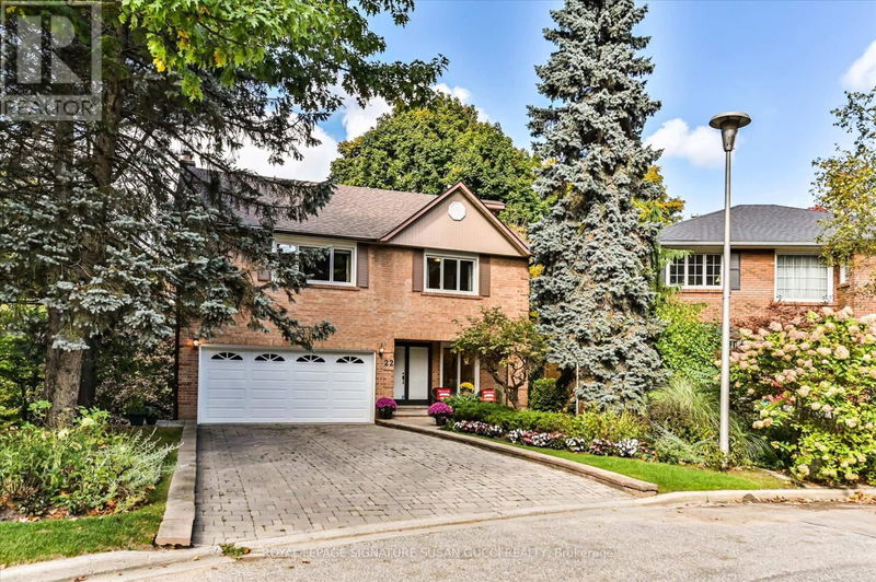 22 Woodvale Crescent  Toronto (East York), M4C5N5 | Image 2