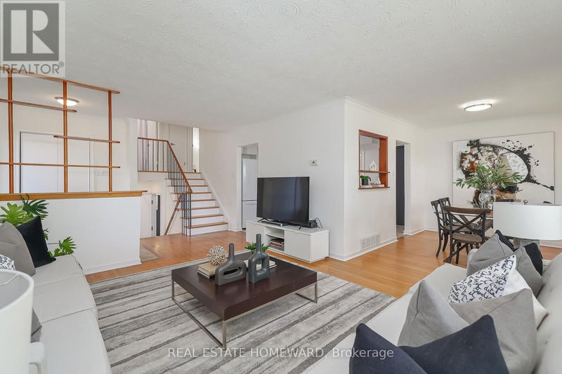 15 Windover Drive  Toronto (Woburn), M1G1P1 | Image 3