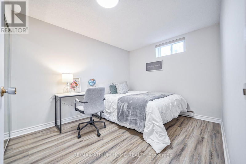 18 Castle Hill Drive  Toronto (L'Amoreaux), M1T2Y3 | Image 34