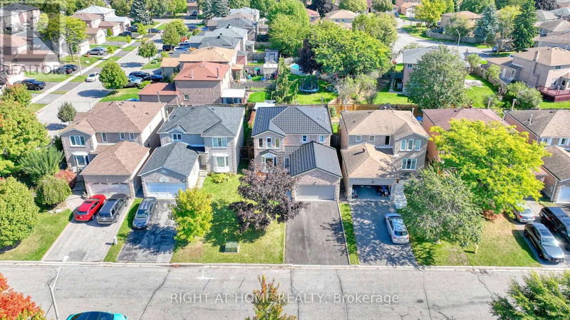 53 Dakin Drive  Ajax (Central West), L1T2S2 | Image 2