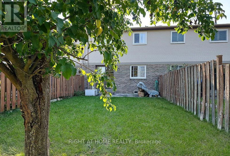 121 Valley Stream Drive  Toronto (Milliken), M1V2A4 | Image 5