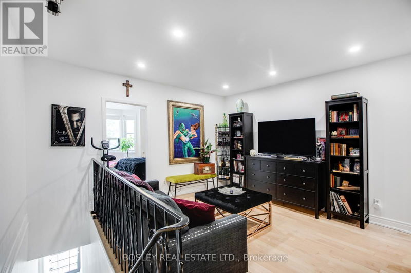 1918 Gerrard Street East Toronto (Woodbine Corridor), M4L2C1 | Image 2