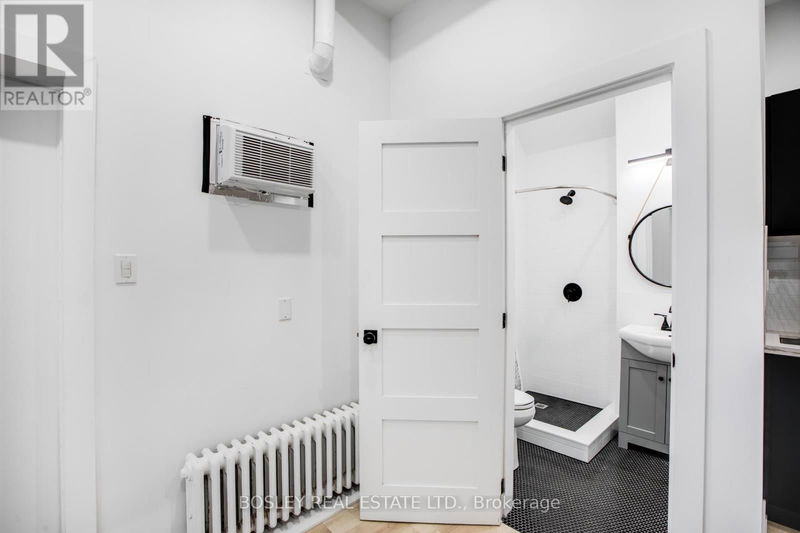 1918 Gerrard Street East Toronto (Woodbine Corridor), M4L2C1 | Image 21