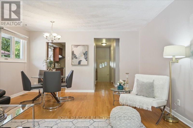 26 Oakridge Drive  Toronto (Cliffcrest), M1M2A4 | Image 12