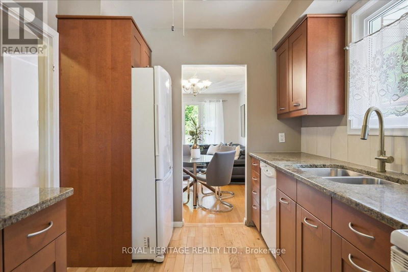 26 Oakridge Drive  Toronto (Cliffcrest), M1M2A4 | Image 17