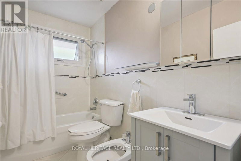 26 Oakridge Drive  Toronto (Cliffcrest), M1M2A4 | Image 20