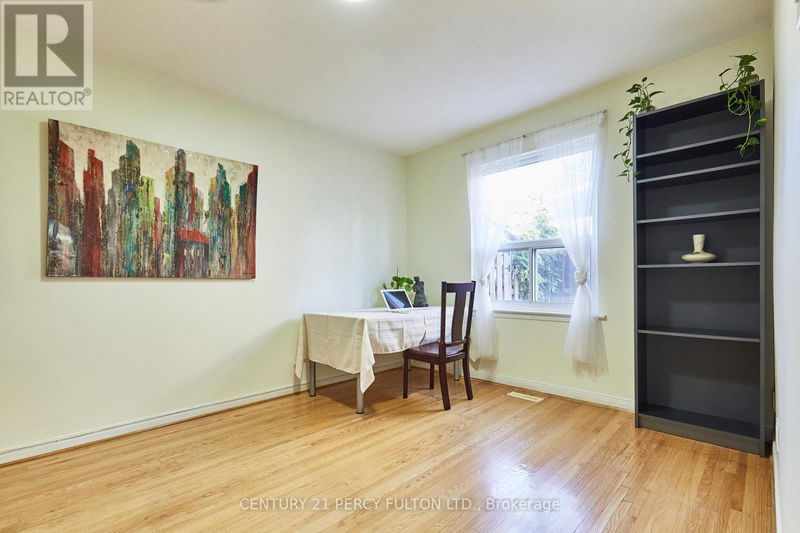 3 Farmington Crescent  Toronto (Tam O'Shanter-Sullivan), M1S1E9 | Image 10