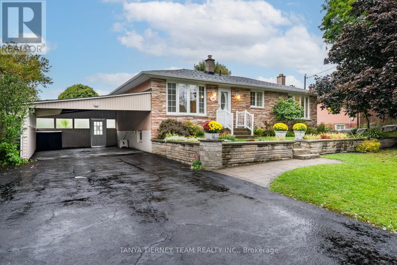 30 Ferguson Avenue  Whitby (Brooklin), L1M1A6 | Image 2