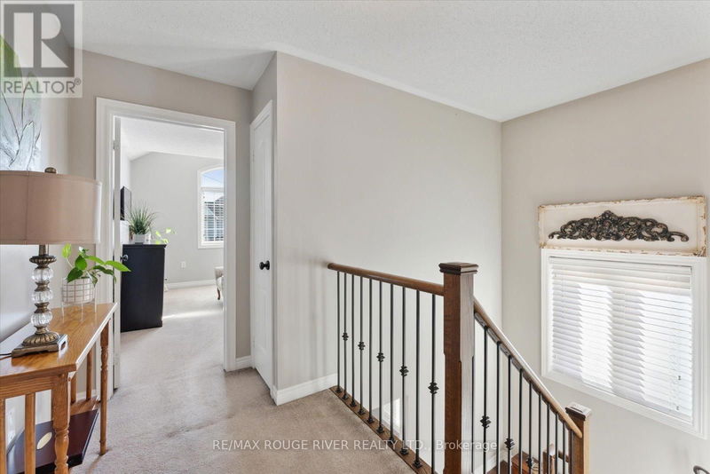 26 Flood Avenue  Clarington (Newcastle), L1B0C9 | Image 15