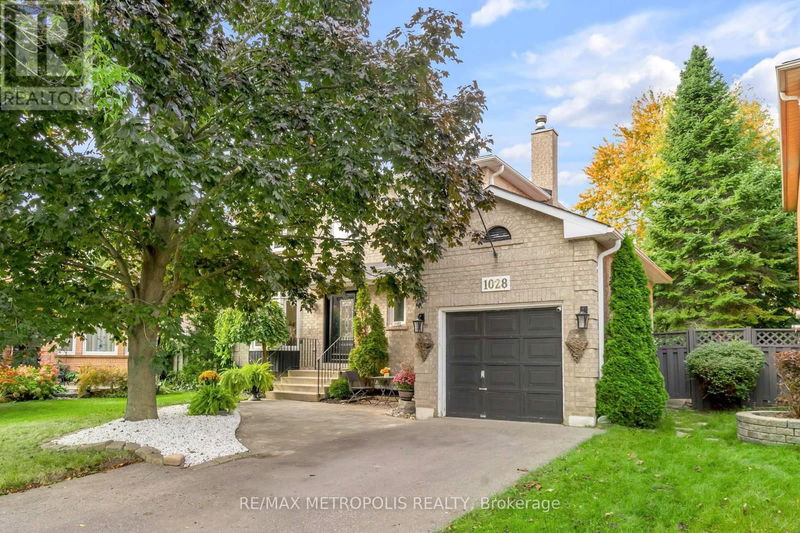 1028 Moorelands Crescent  Pickering (Rosebank), L1W3K4 | Image 3