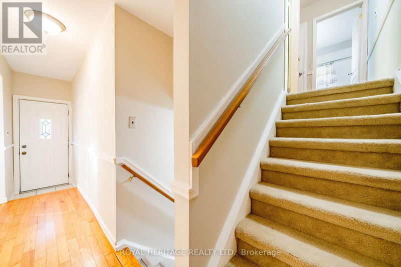 357 Surrey Drive  Oshawa (Eastdale), L1G6H2 | Image 12