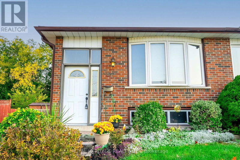 357 Surrey Drive  Oshawa (Eastdale), L1G6H2 | Image 2