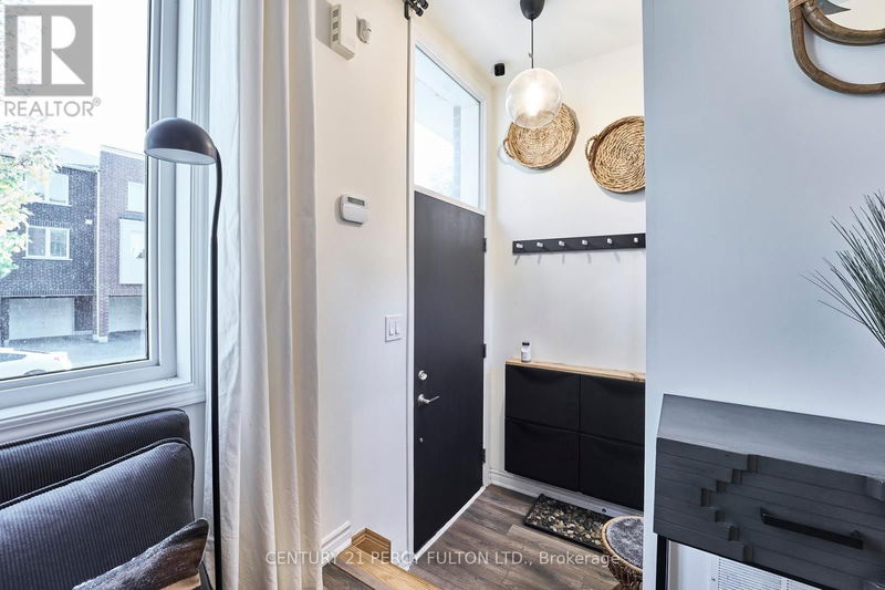  13 - 15 Heron Park  Toronto (West Hill), M1E0B8 | Image 3