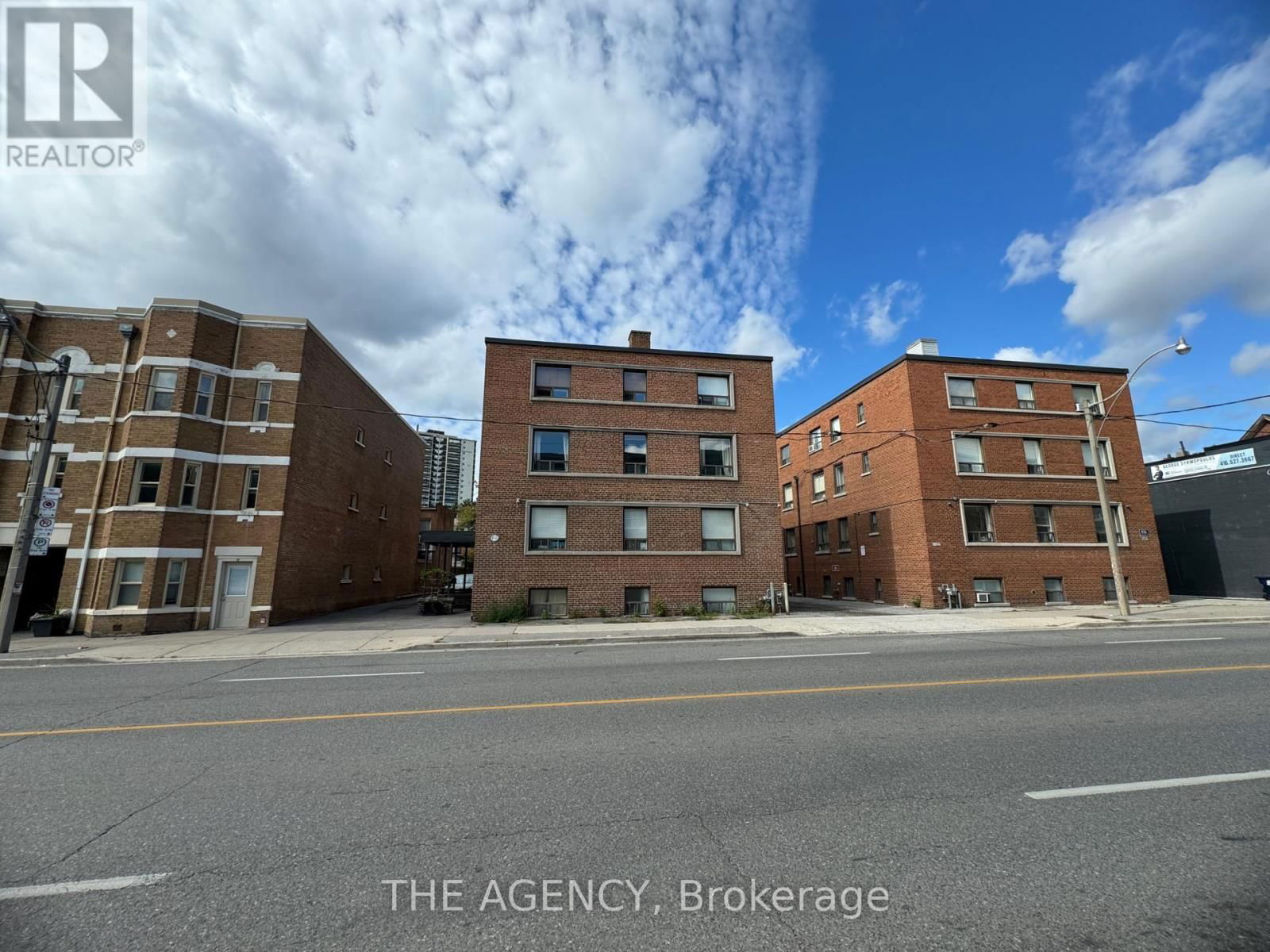 203 - 852 BROADVIEW AVENUE Image 11