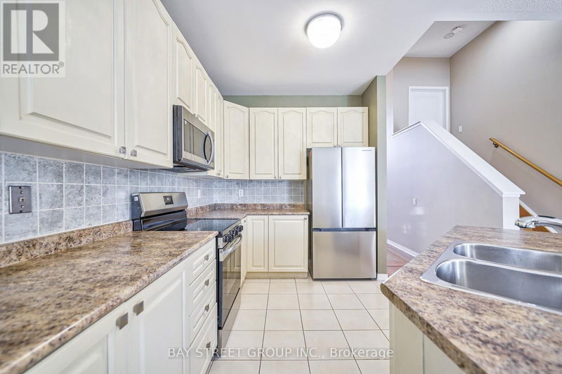 21 Loughlin Hill Crescent  Ajax (Central East), L1Z1P8 | Image 10