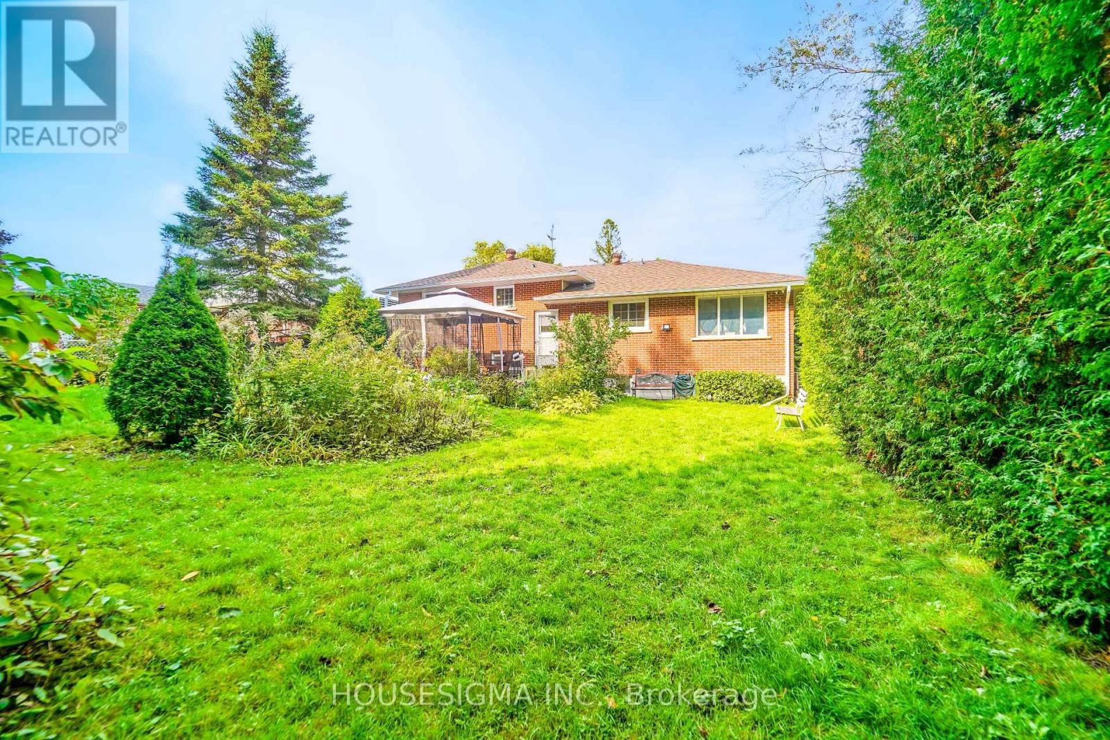 227 ROSSLAND ROAD E Image 38