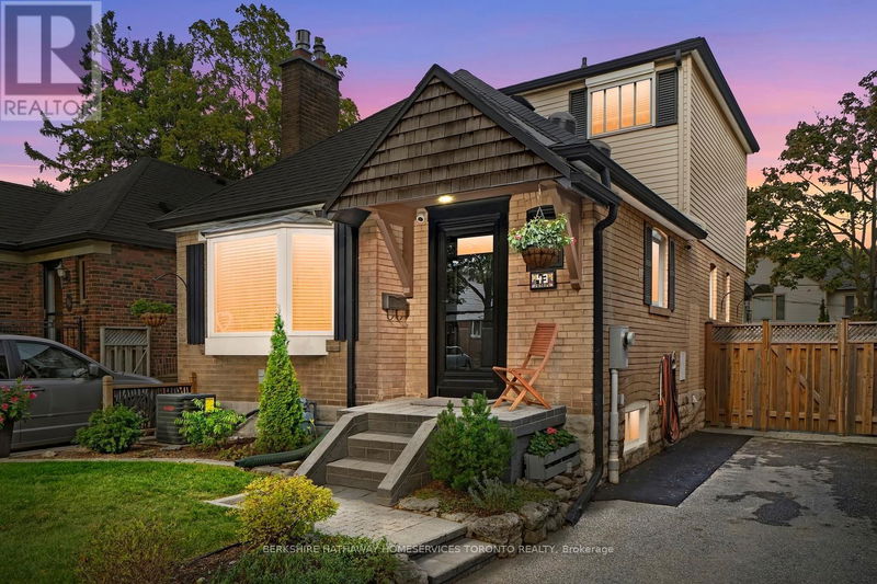 43 White Birch Road  Toronto (Birchcliffe-Cliffside), M1N3A7 | Image 1