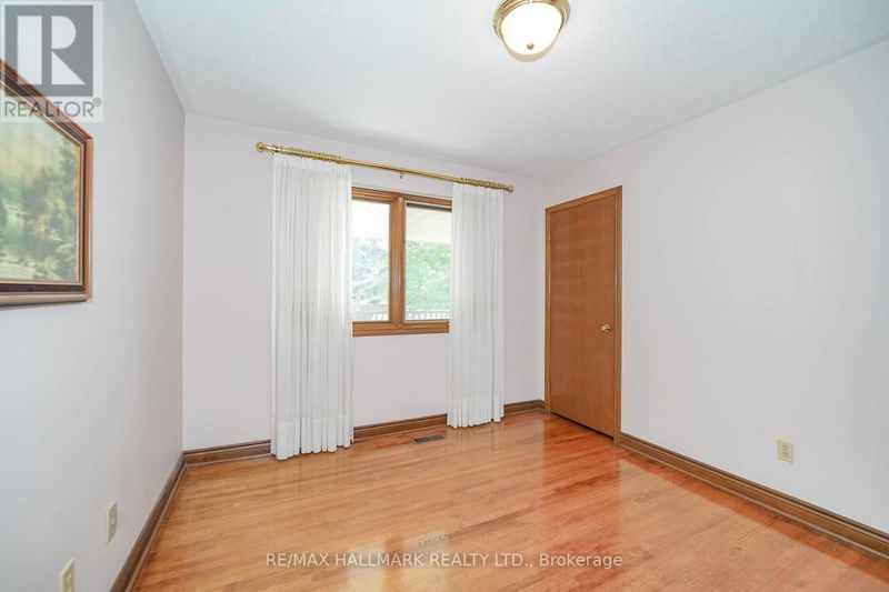 40 Aragon Avenue  Toronto (Tam O'Shanter-Sullivan), M1T1X7 | Image 17