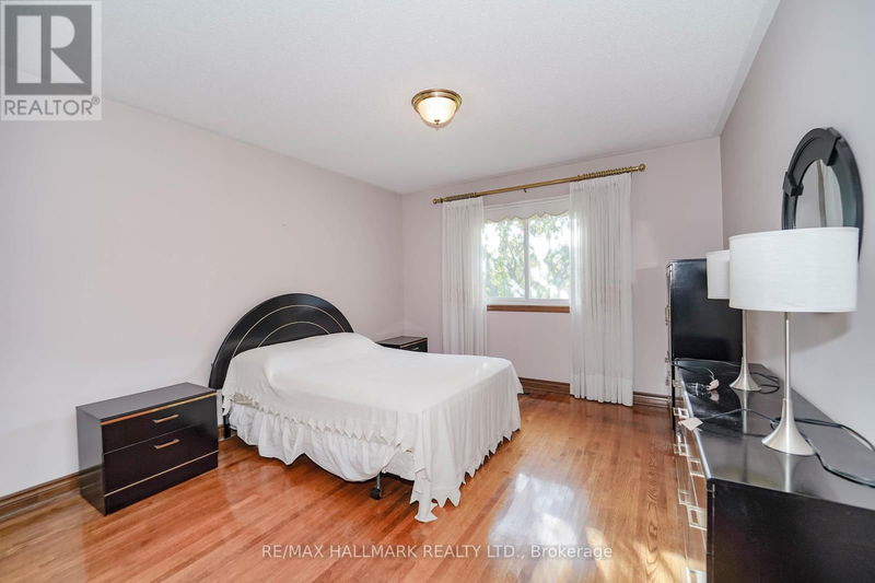 40 Aragon Avenue  Toronto (Tam O'Shanter-Sullivan), M1T1X7 | Image 18