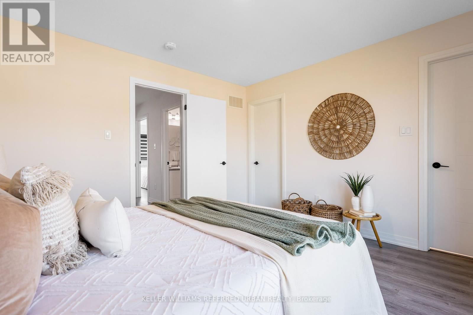 70 AMBEREEN PLACE Image 30