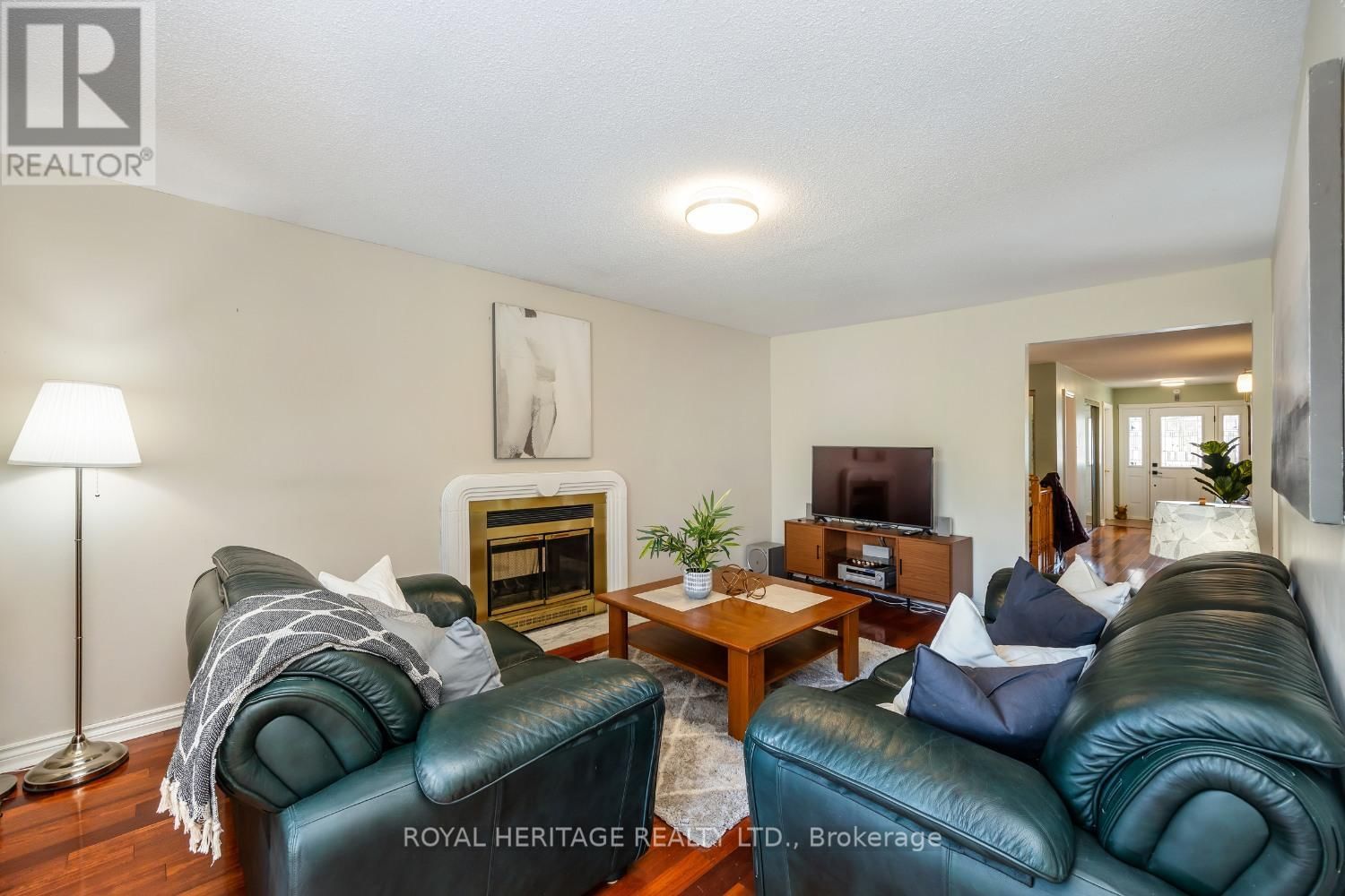 360 SHEPPARD AVENUE Image 15