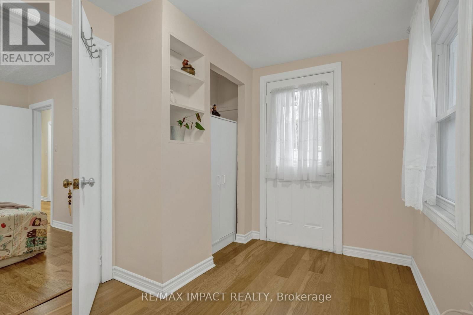 451 BLOOR STREET E Image 6