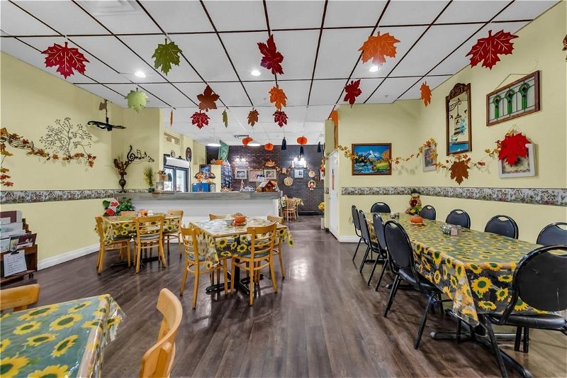 Image #1 of Restaurant for Sale at 209 Chestnut Street, Dunnville, Ontario