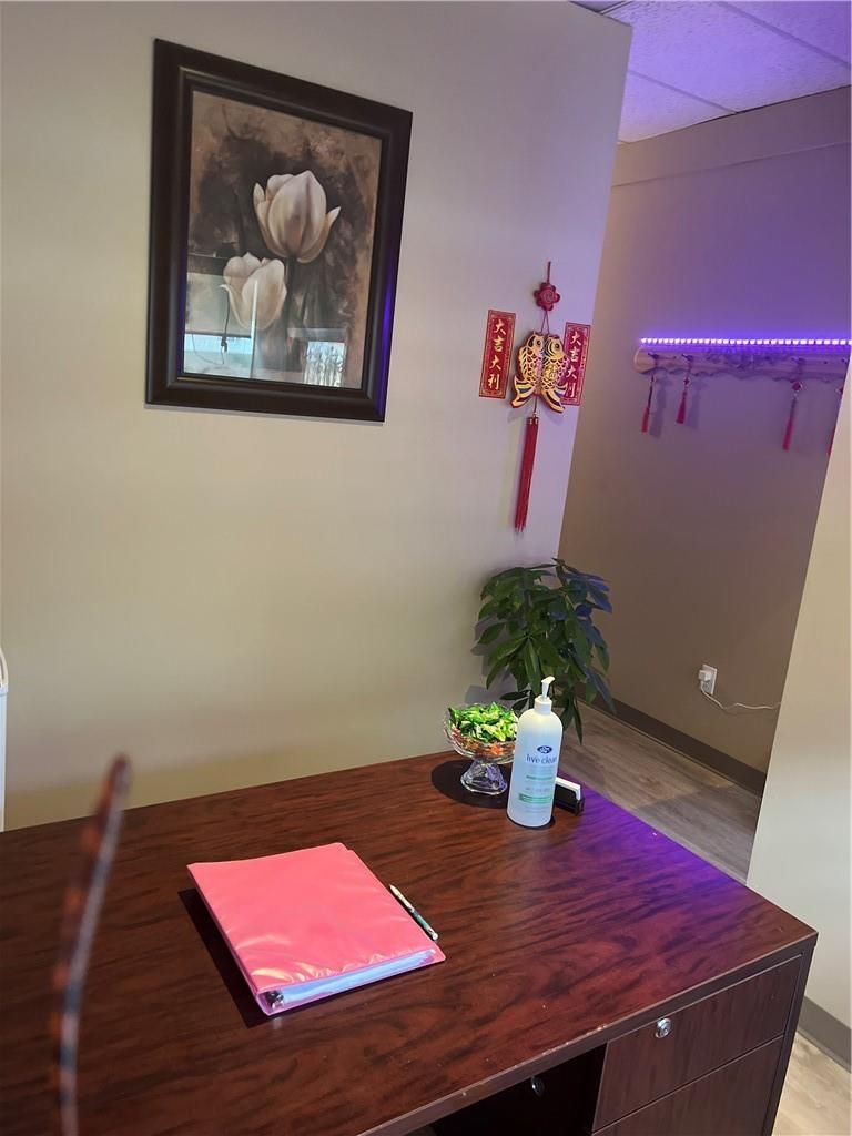 Image #1 of Business for Sale at 682 Concession Street E, Hamilton, Ontario