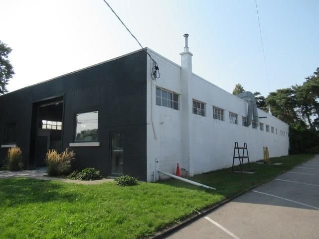 425 ENFIELD Road Image 22