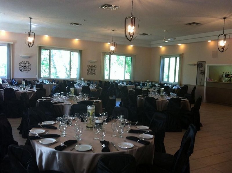 Image #1 of Restaurant for Sale at 288 Kemp Road W, Grimsby, Ontario