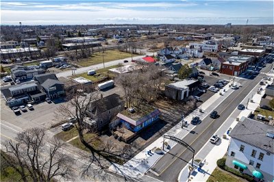 Image #1 of Commercial for Sale at 607 Niagara Boulevard, Fort Erie, Ontario