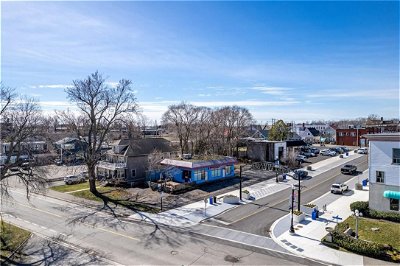 Image #1 of Commercial for Sale at 607 Niagara Boulevard, Fort Erie, Ontario