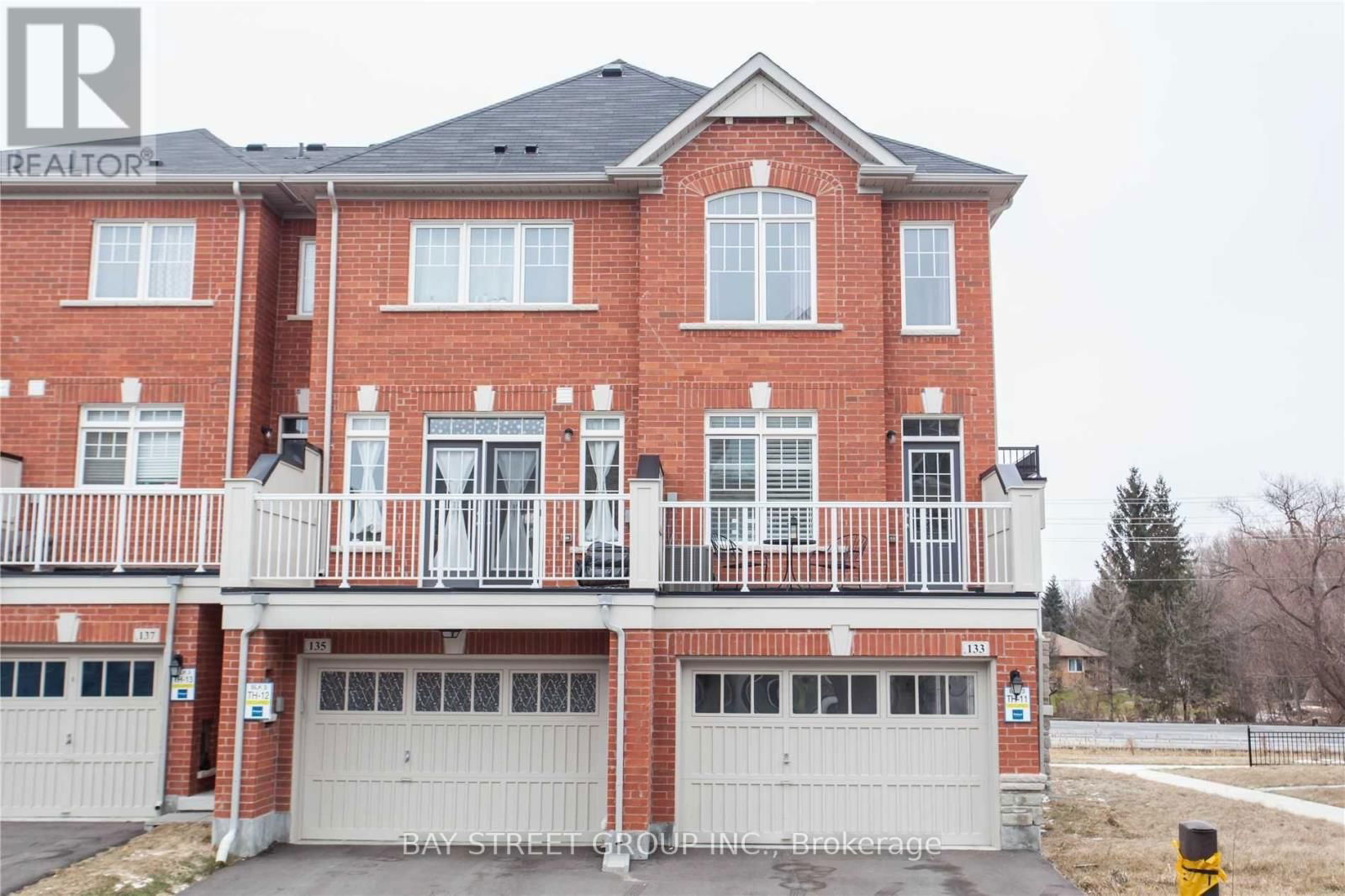 133 DUNDAS WAY Image 1