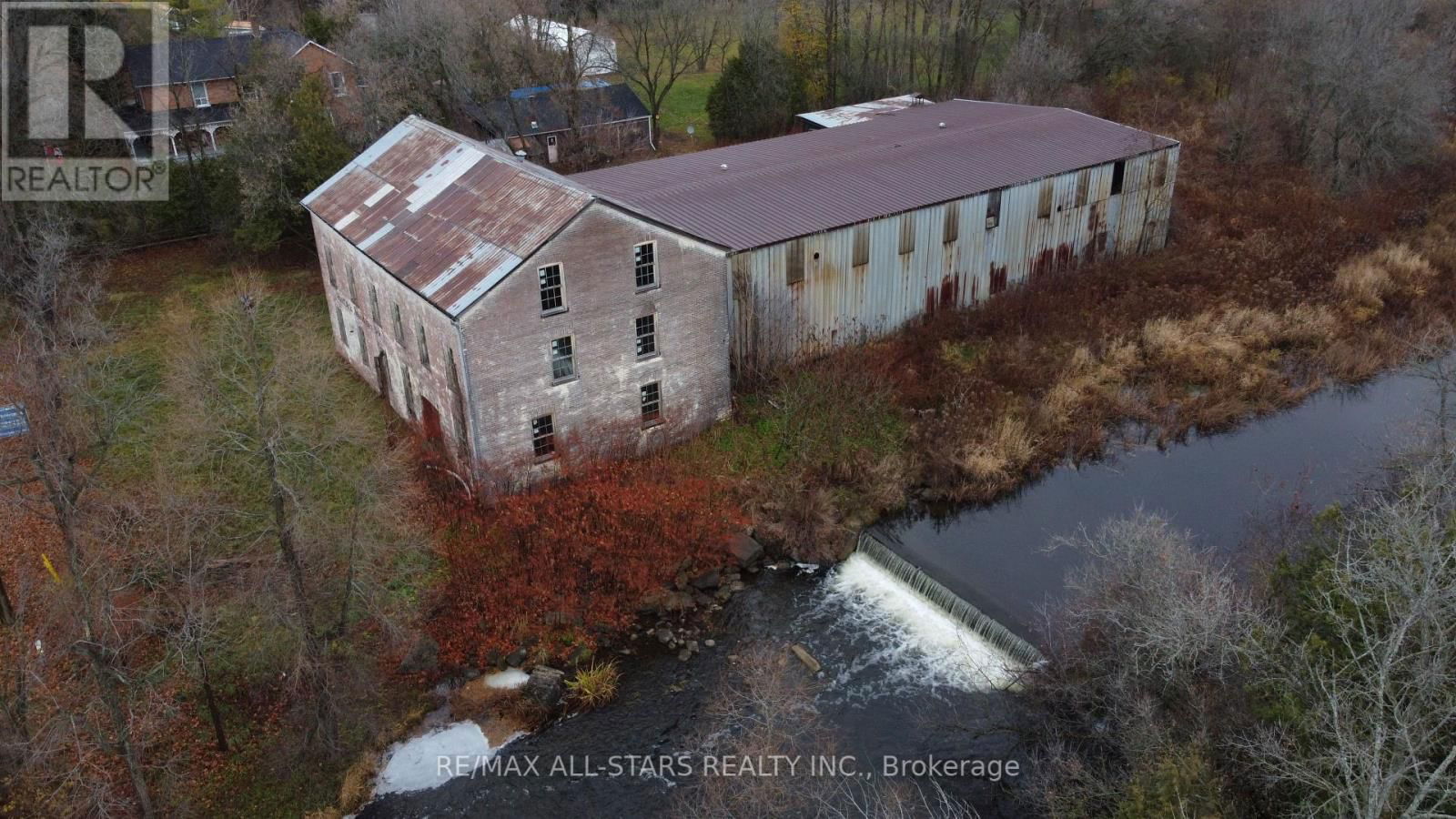 175 LAIDLAW STREET NORTH Image 12