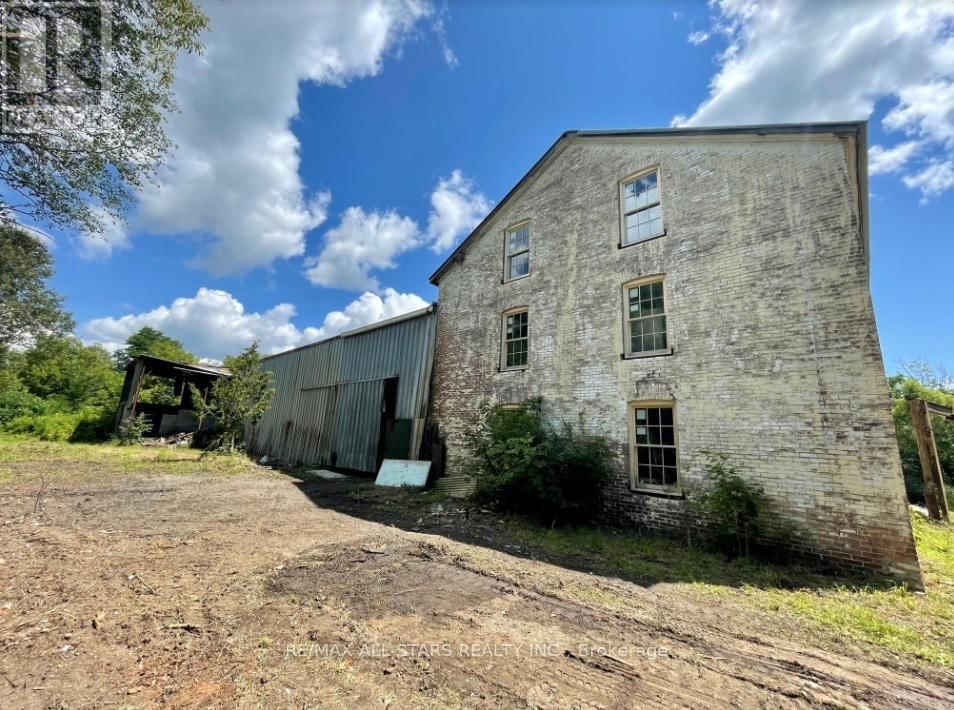175 LAIDLAW STREET NORTH Image 3