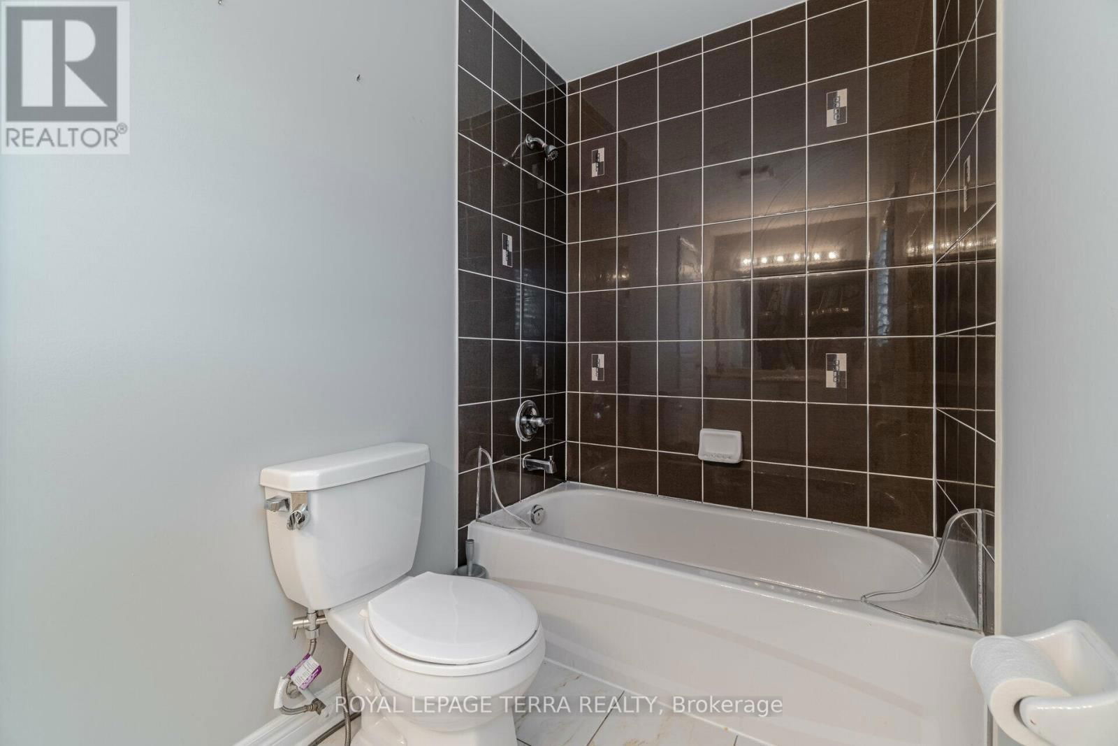 14 GOLDEN FERN STREET Image 28