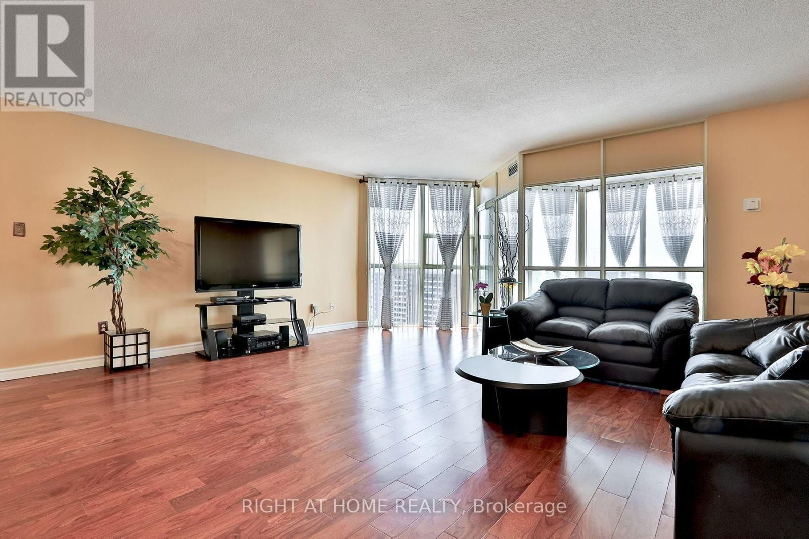 1406 - 20 BAIF BOULEVARD Image 7