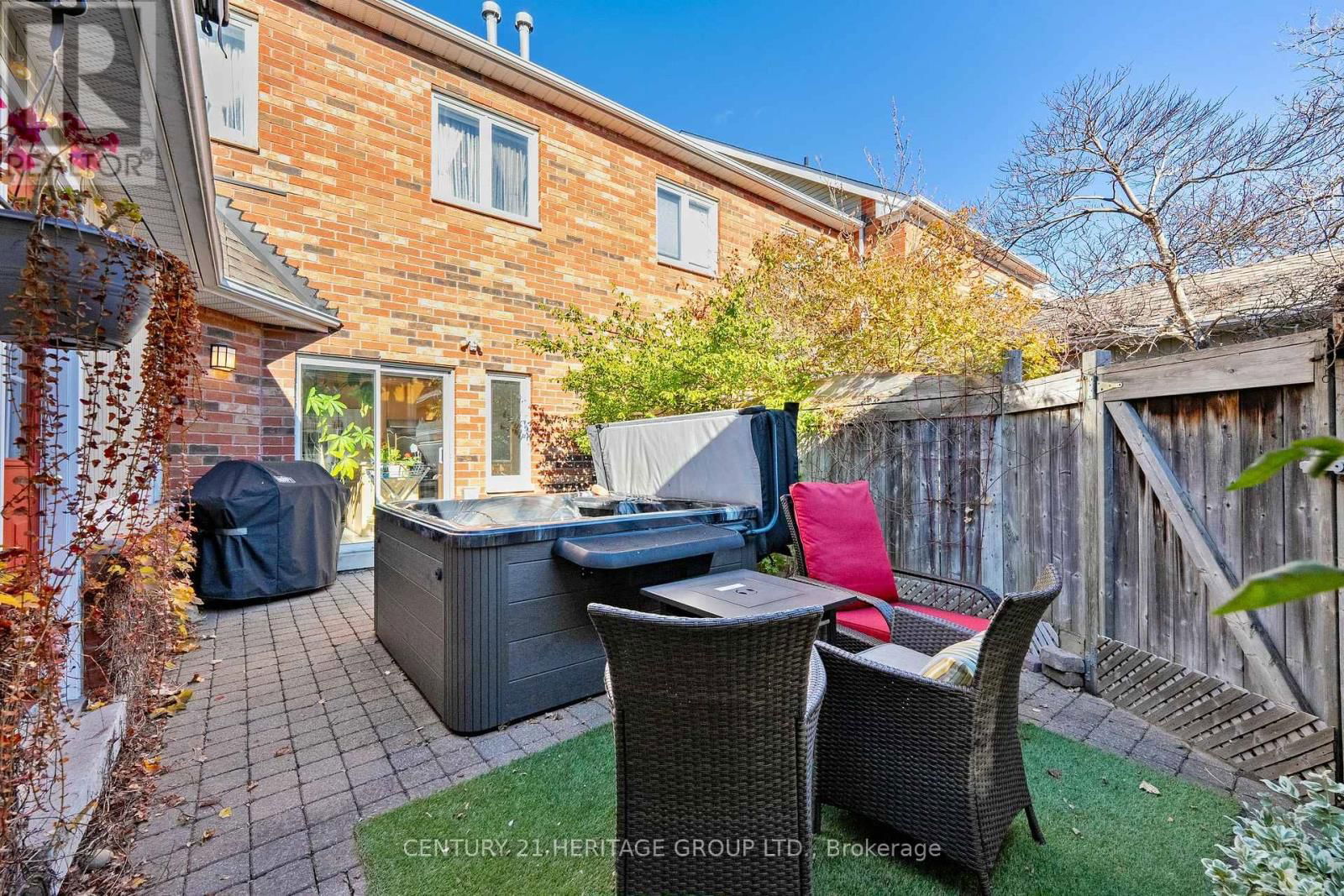 389 BANTRY AVENUE Image 37