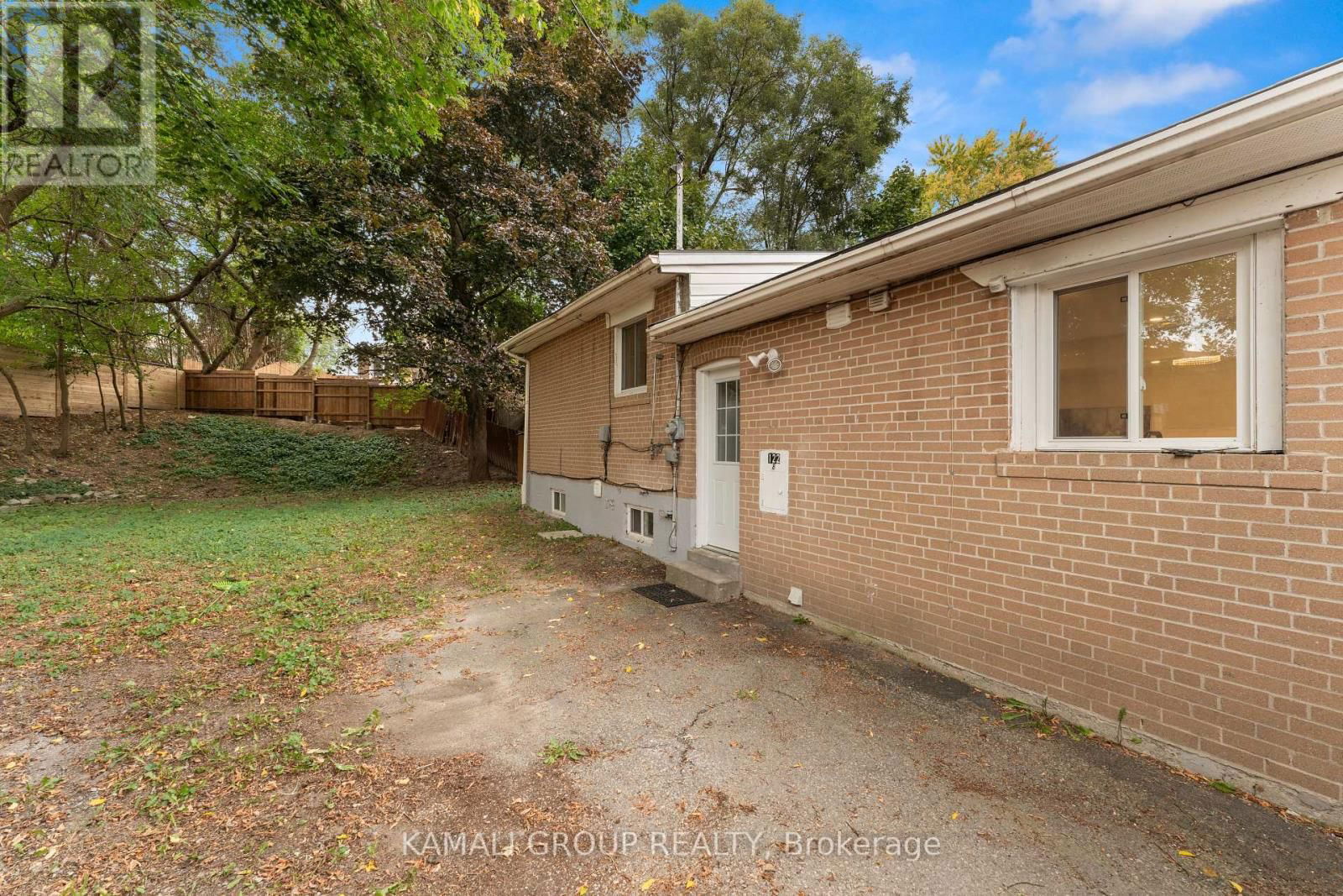 122 LONGFORD DRIVE Image 32