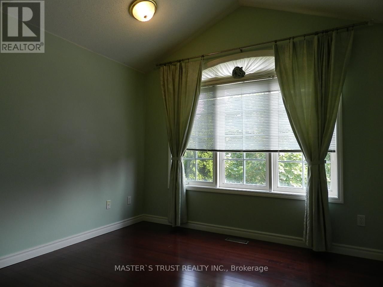 92 MAJESTIC DRIVE Image 15