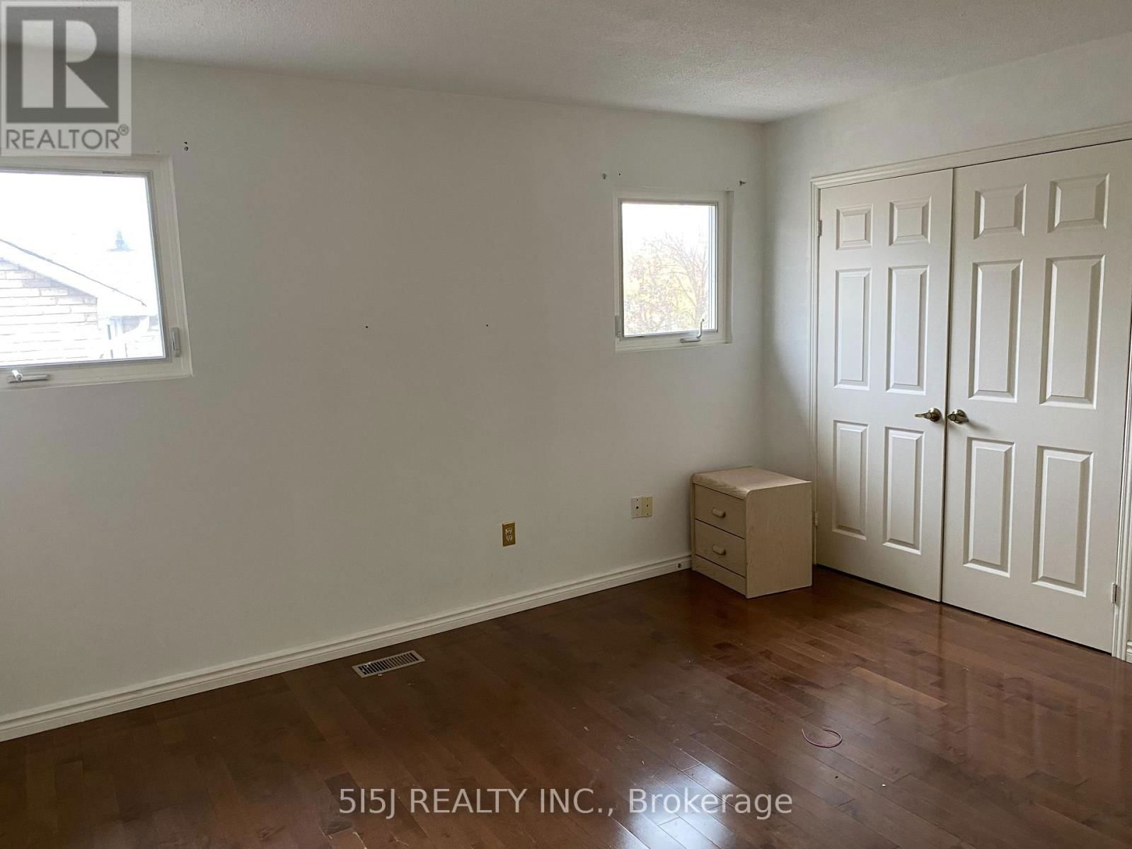 556 VILLAGE PARKWAY Image 6