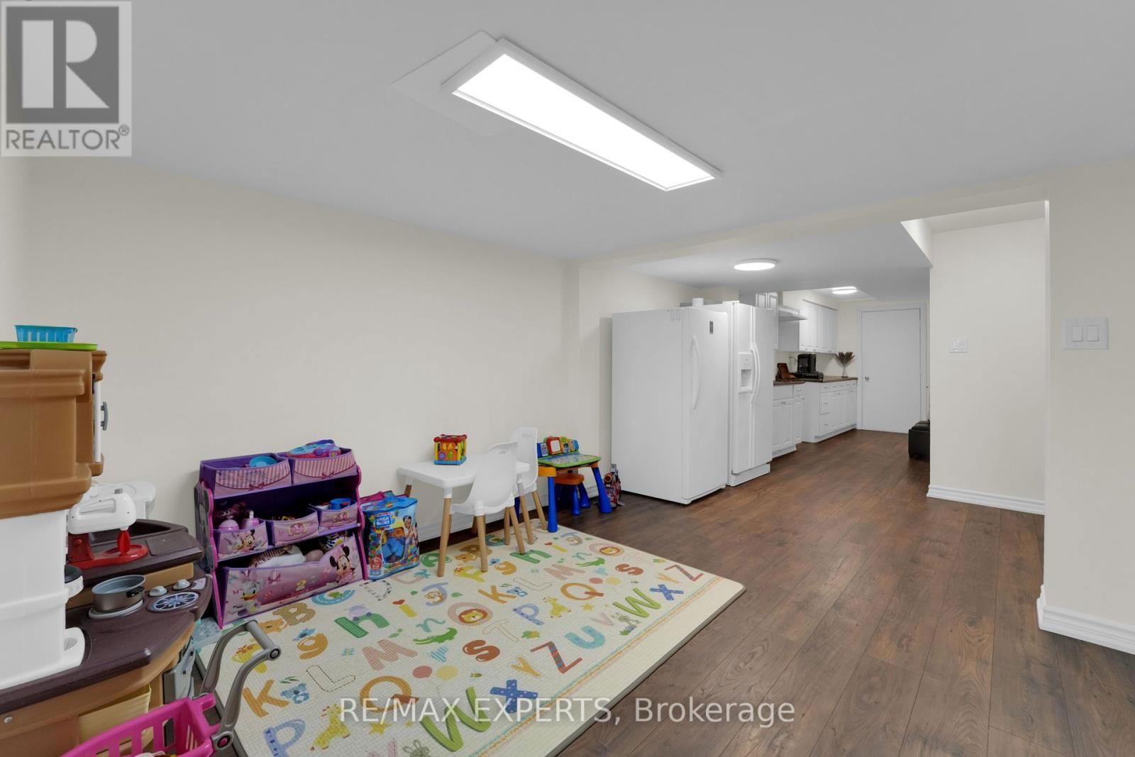 41 CRESTBANK COURT Image 31