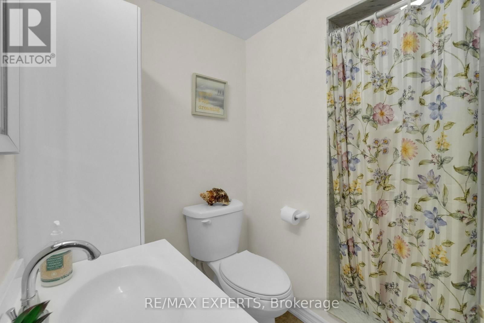 41 CRESTBANK COURT Image 33