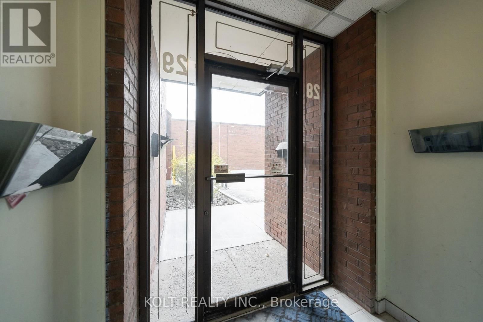 29 - 300 ESNA PARK DRIVE Image 2