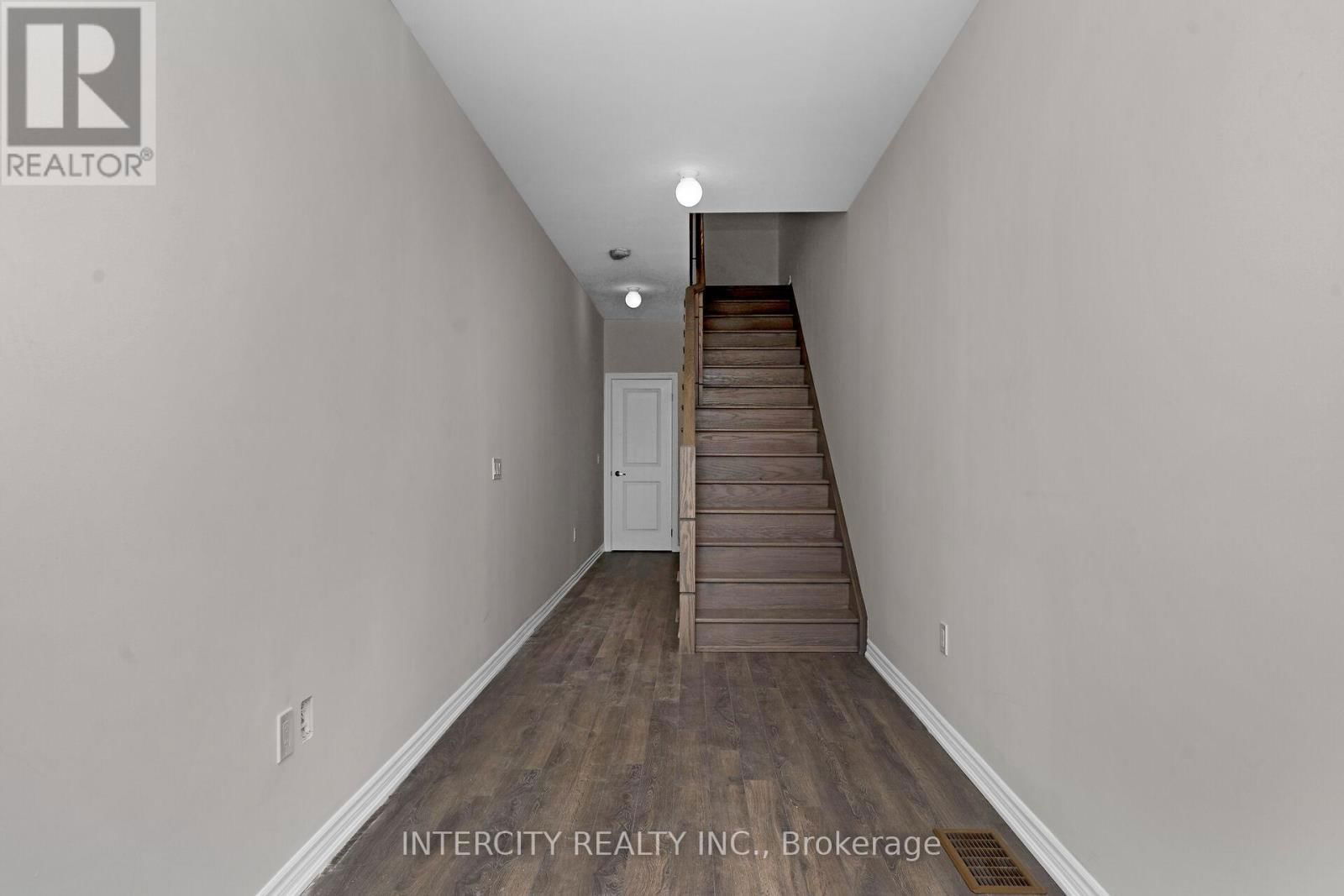 83 PUISAYA DRIVE Image 32