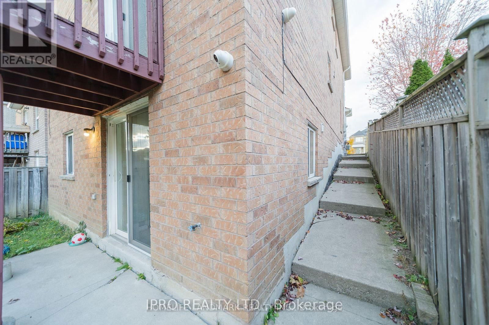 LOWER - 66 LINDENSHIRE AVENUE Image 12